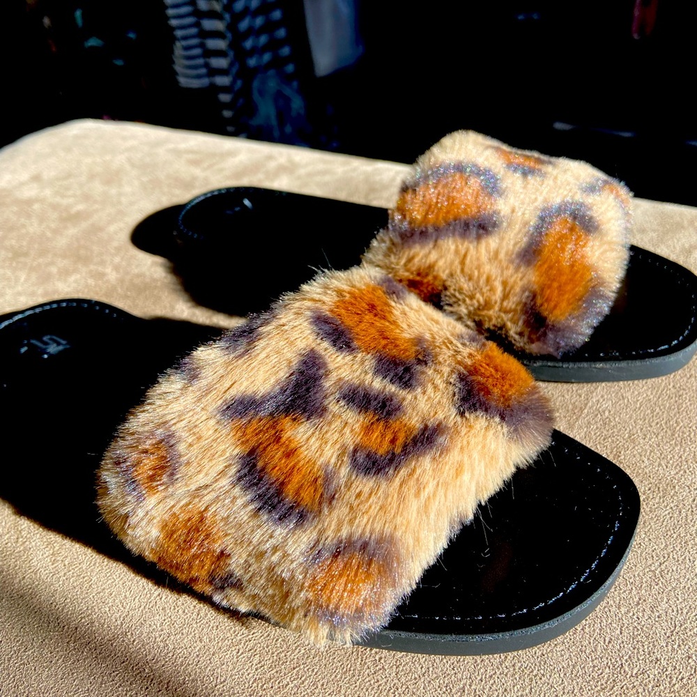 Soda Animal Print Slides NWOTS